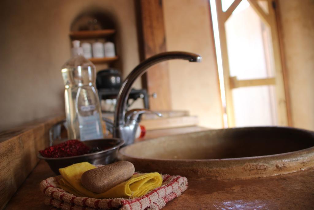 Desert Days Mud Cabin'S Resort Tzukim Buitenkant foto